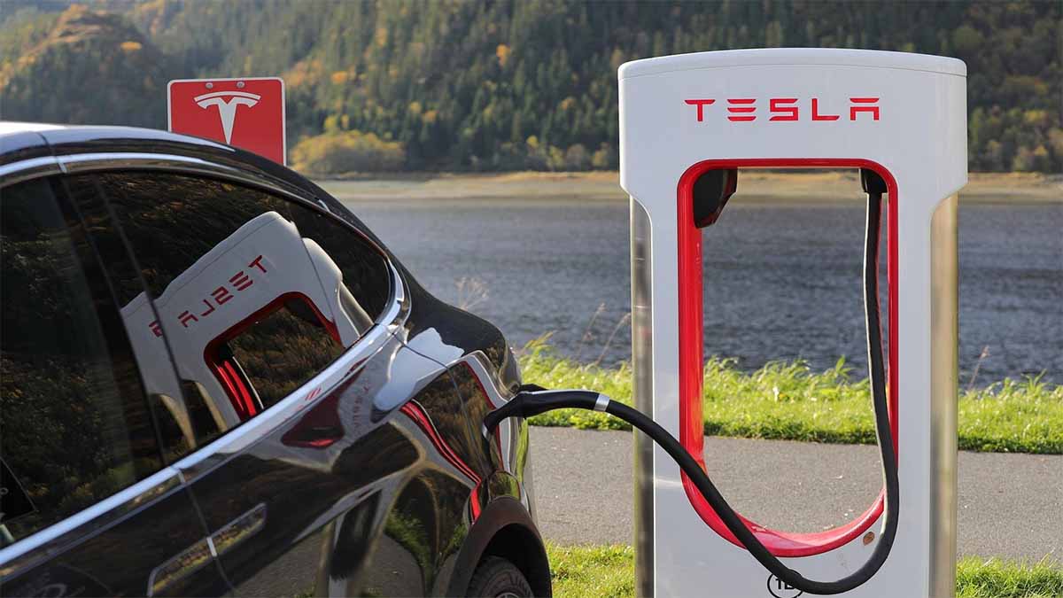 Tesla NACS Konnektörü (SAE J3400) Nedir?